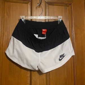 Size M Nike Black and White Workout Running Shorts
